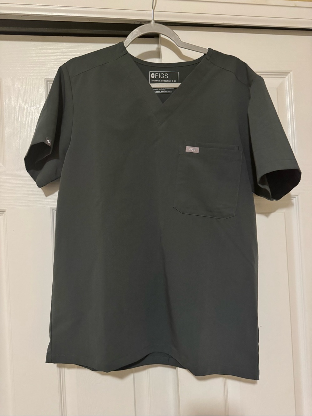 FIGS women’s V-Neck Scrub Top in Dark Gray